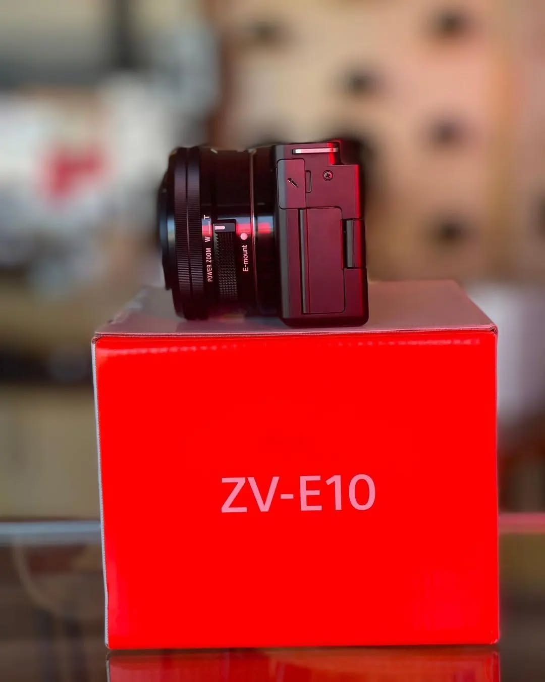 Sony ZV-E10 + lente 16-50mm disponível!