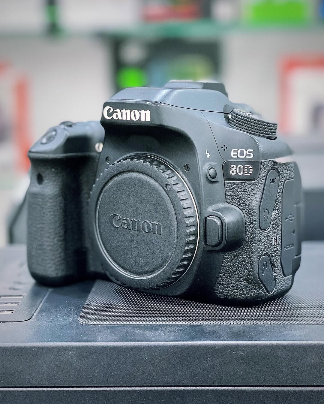 Canon 80D (corpo) seminova disponível!