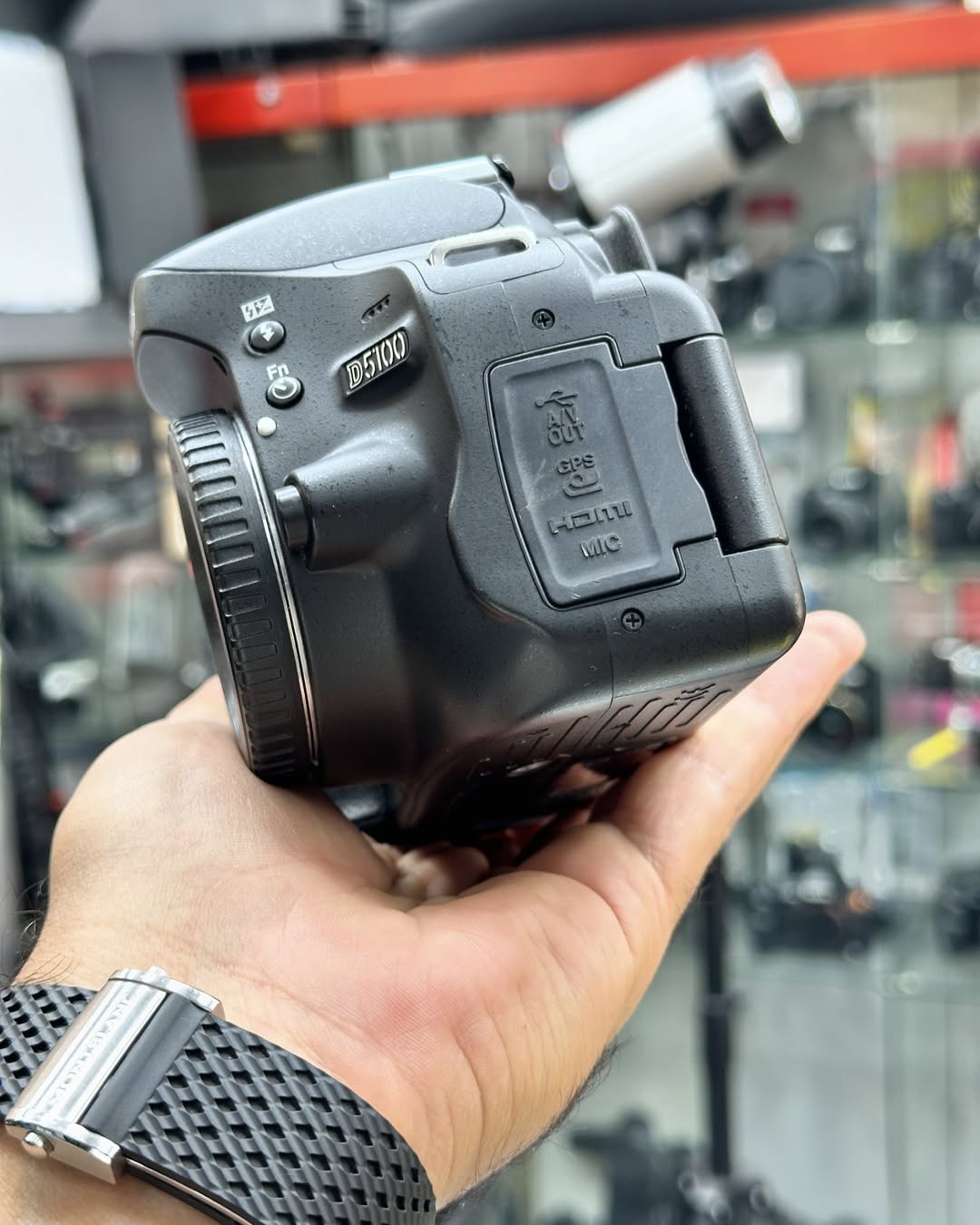 Câmera NIKON D5100 – Corpo Seminovo ✨📸