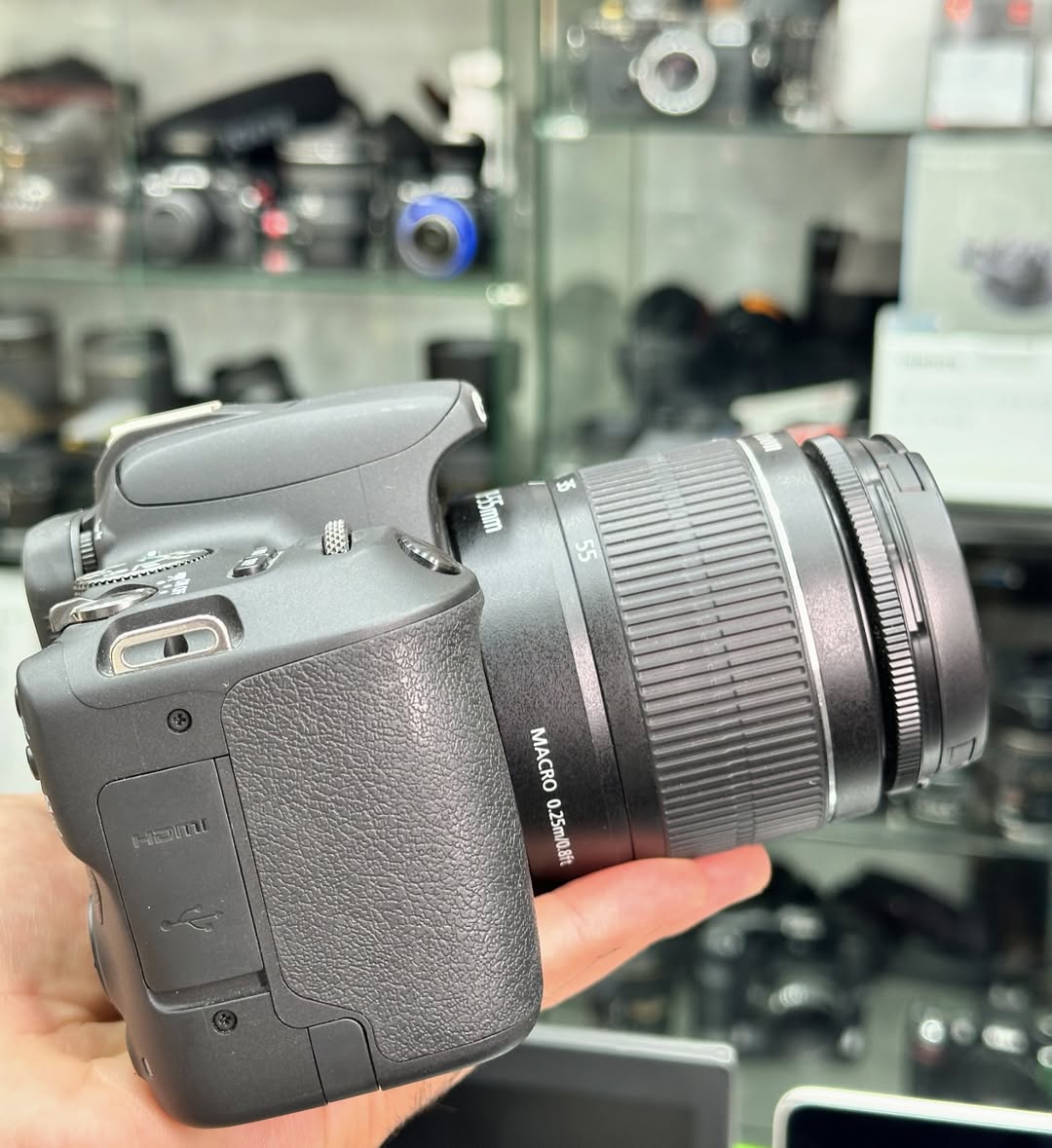 Câmera CANON 200D com Lente 18-55mm – Seminova ✨📸
