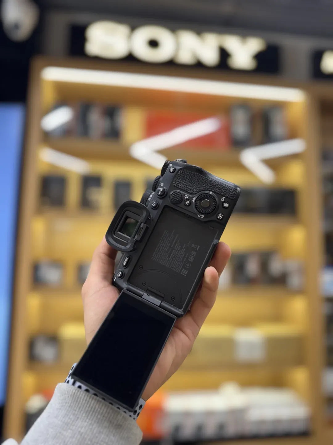 Sony A7 IV seminova disponível!