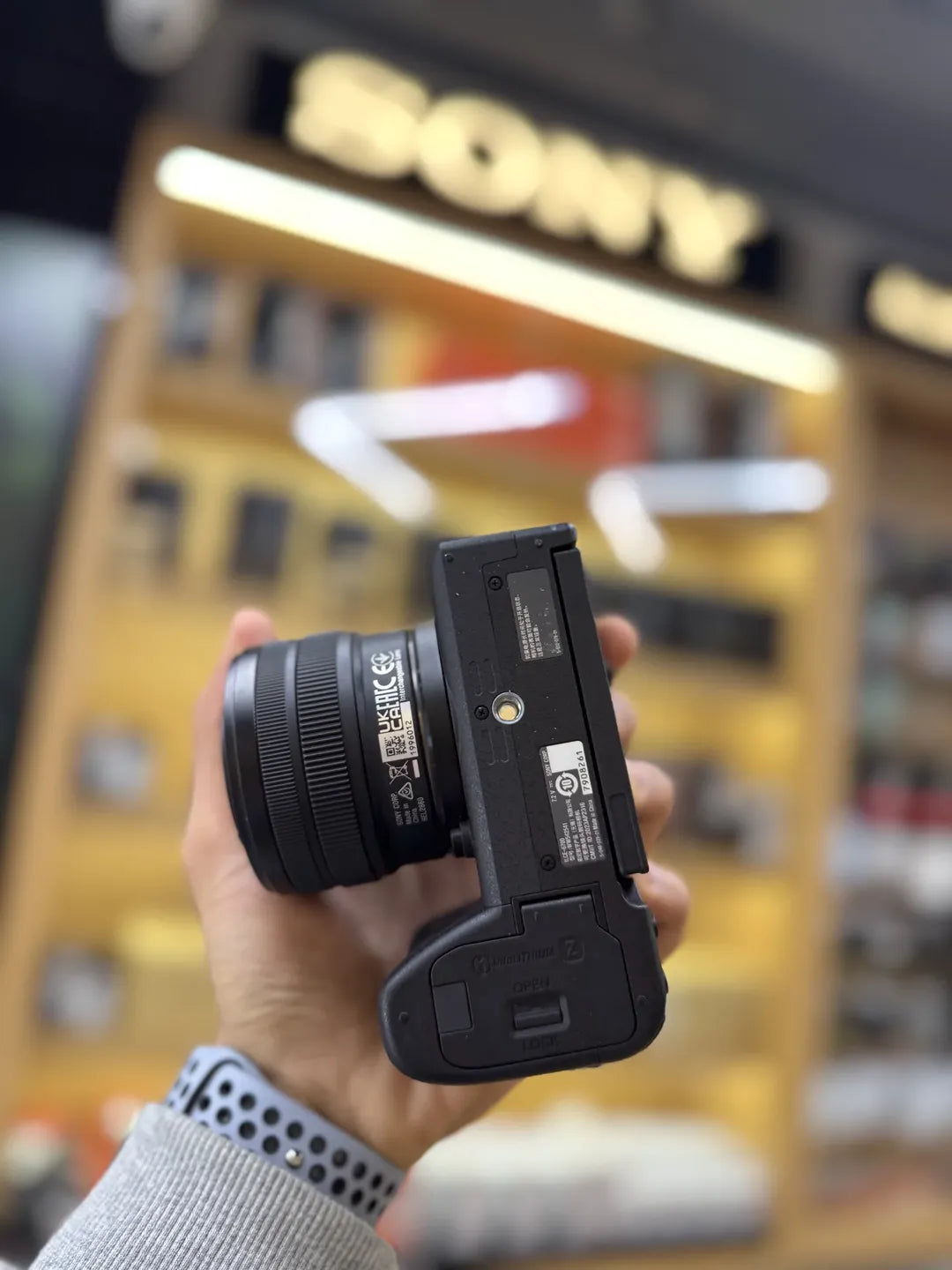 Sony A6700 + 16-50mm seminova disponível!