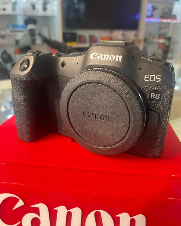 Canon R8 (corpo) seminova disponível!