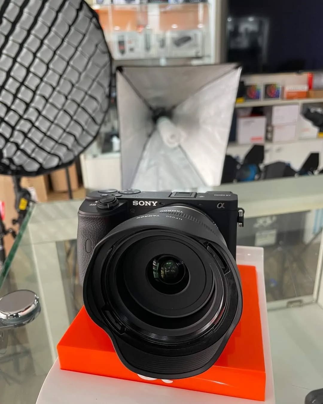Sony A6500 + lente Tamron 35mm disponível!