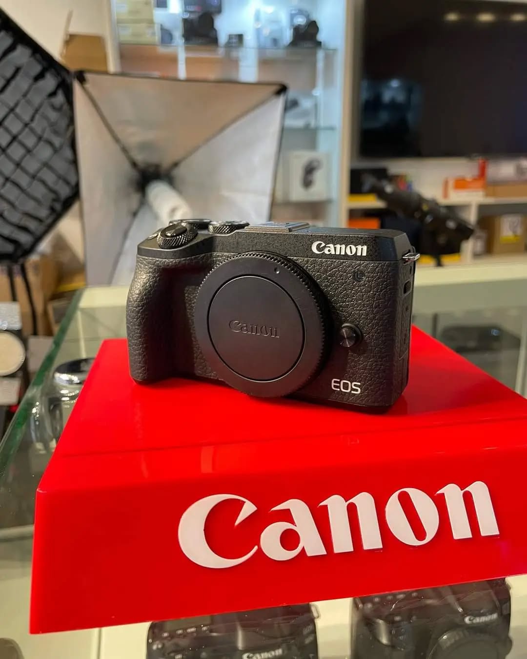 Canon EOS M50 Mark II (corpo) seminovo disponível!