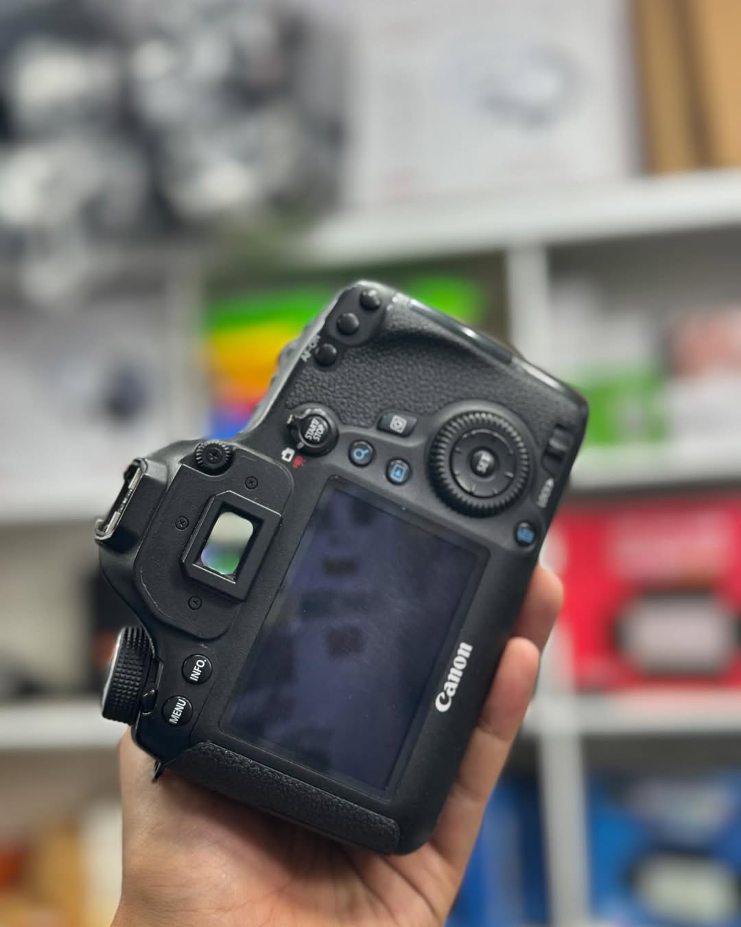 Canon 6D + lente 50mm (seminova) disponível!