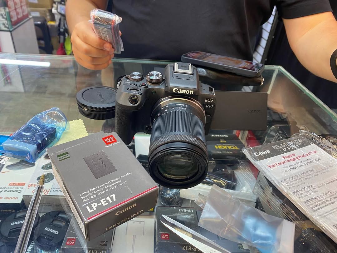 Câmera Canon R10 seminova + lente 18-135mm 📸🔥