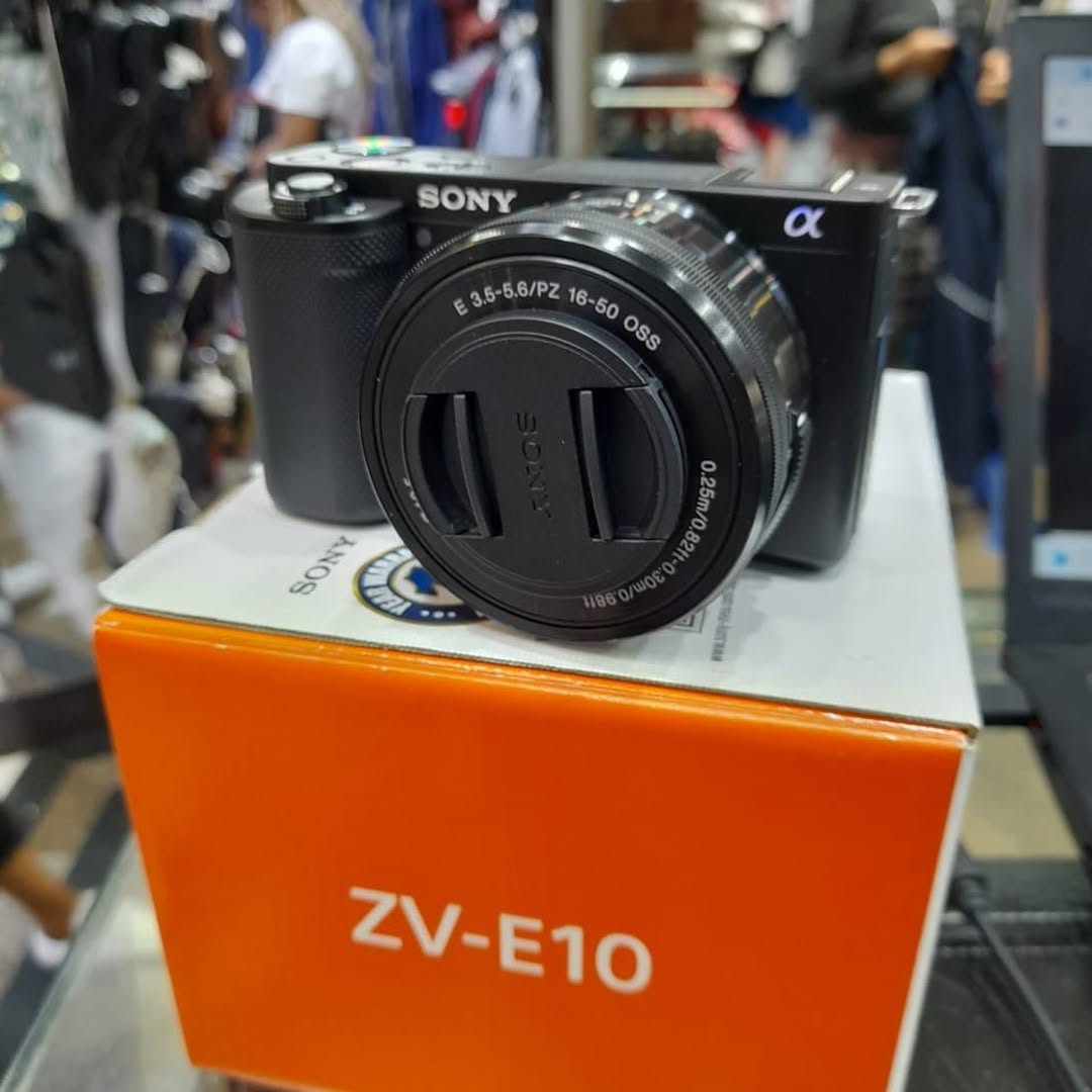 Câmera Sony ZV-E10 + 16-50mm – Completa com Caixa ✨📸