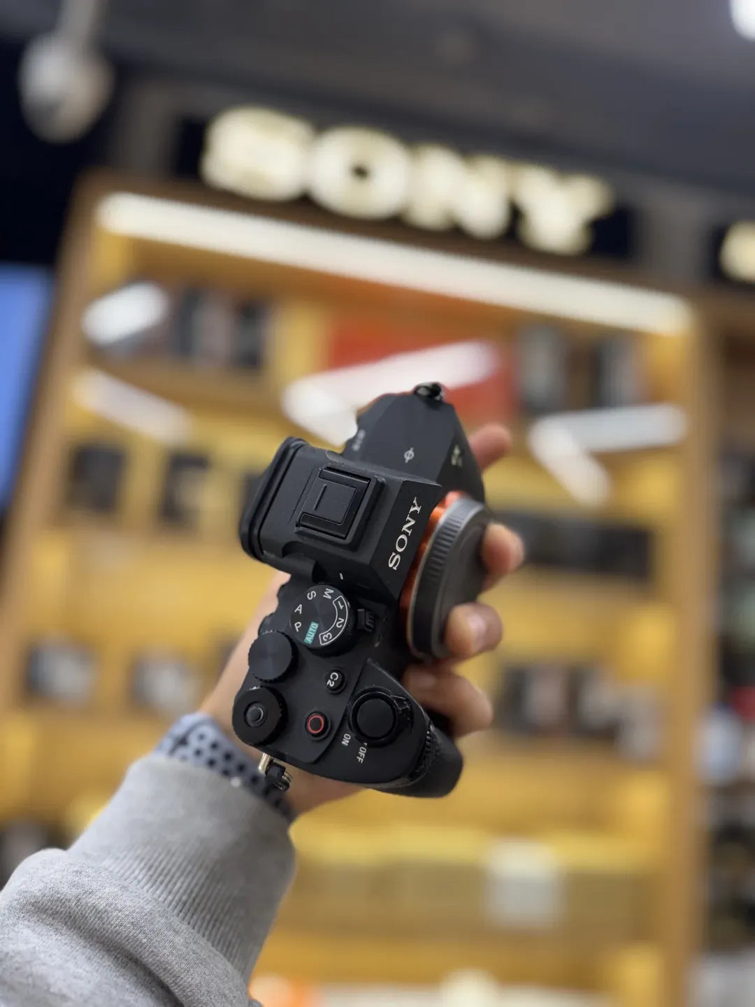 Sony A7 IV seminova disponível!