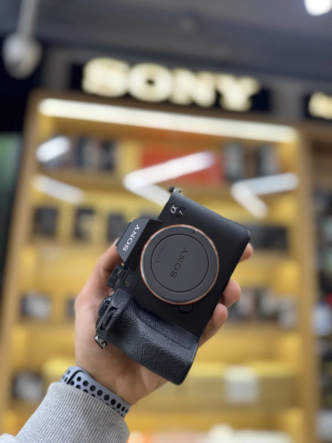 Sony A7 IV seminova disponível!