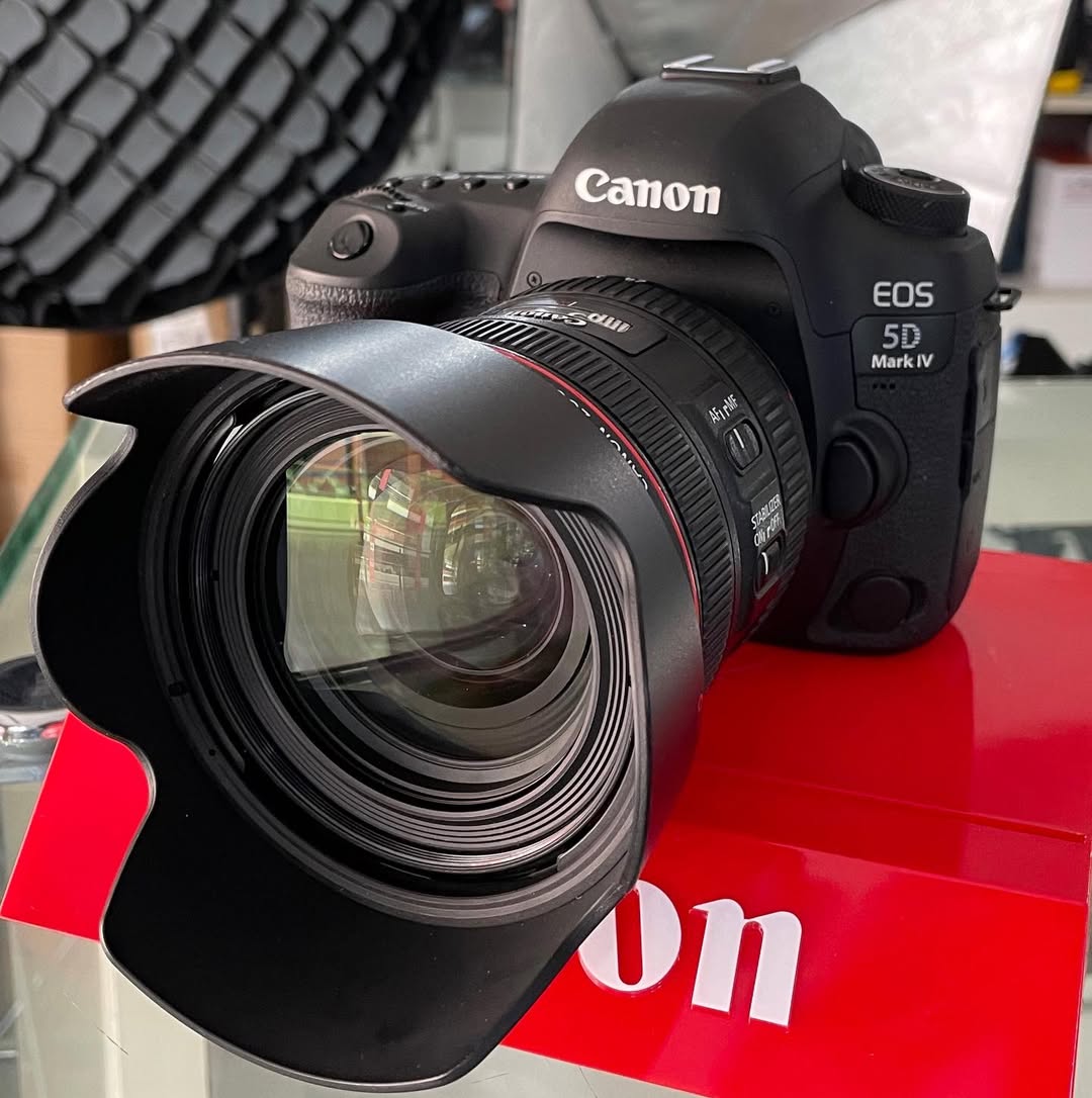 Kit Profissional Canon 5D Mark IV + 24-105mm f/4L!