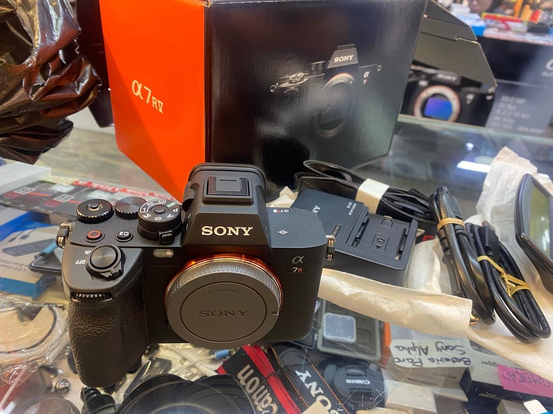 Sony A7R IV (Corpo) seminovo completo disponível!